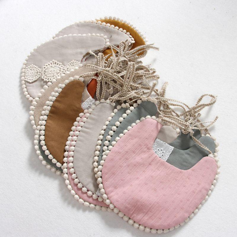 Babcia’s Kwiatuszek Bib