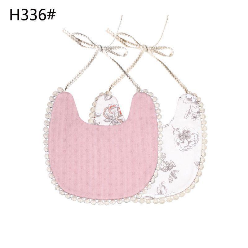 The Sunday Picnic Bib
