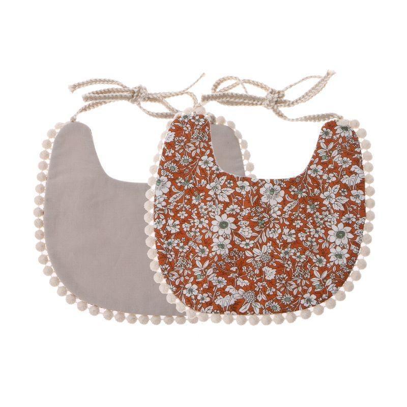Babcia’s Kwiatuszek Bib