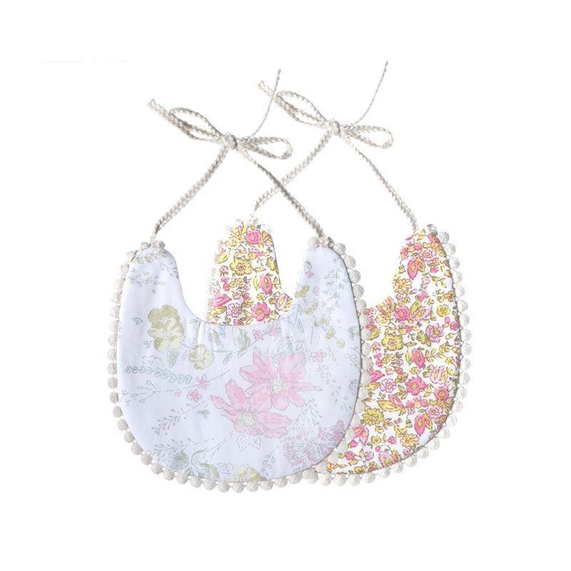 Babcia’s Kwiatuszek Bib