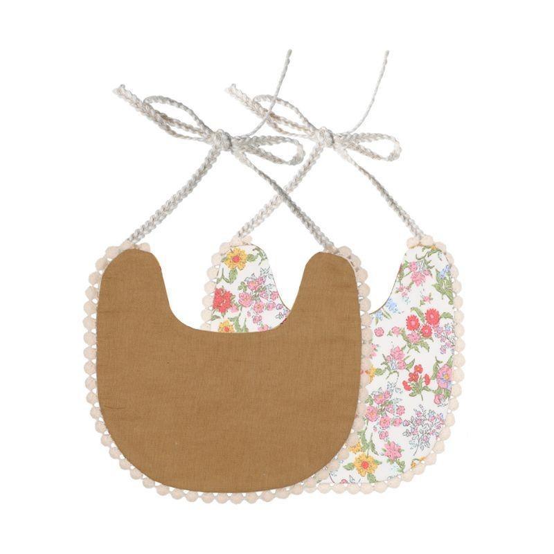 Babcia’s Kwiatuszek Bib