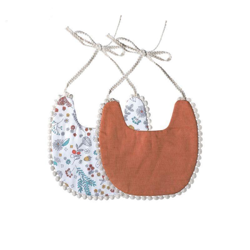 Babcia’s Kwiatuszek Bib