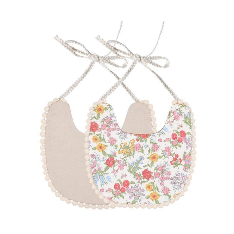 Babcia’s Kwiatuszek Bib
