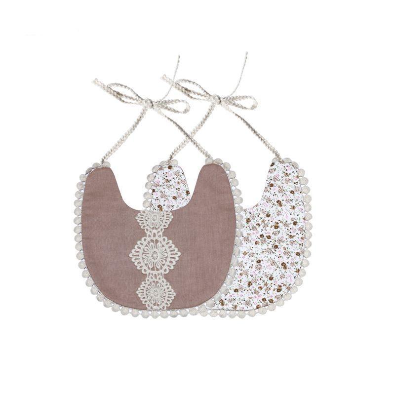 Babcia’s Kwiatuszek Bib