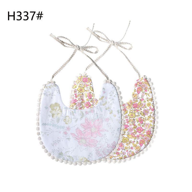 The Sunday Picnic Bib